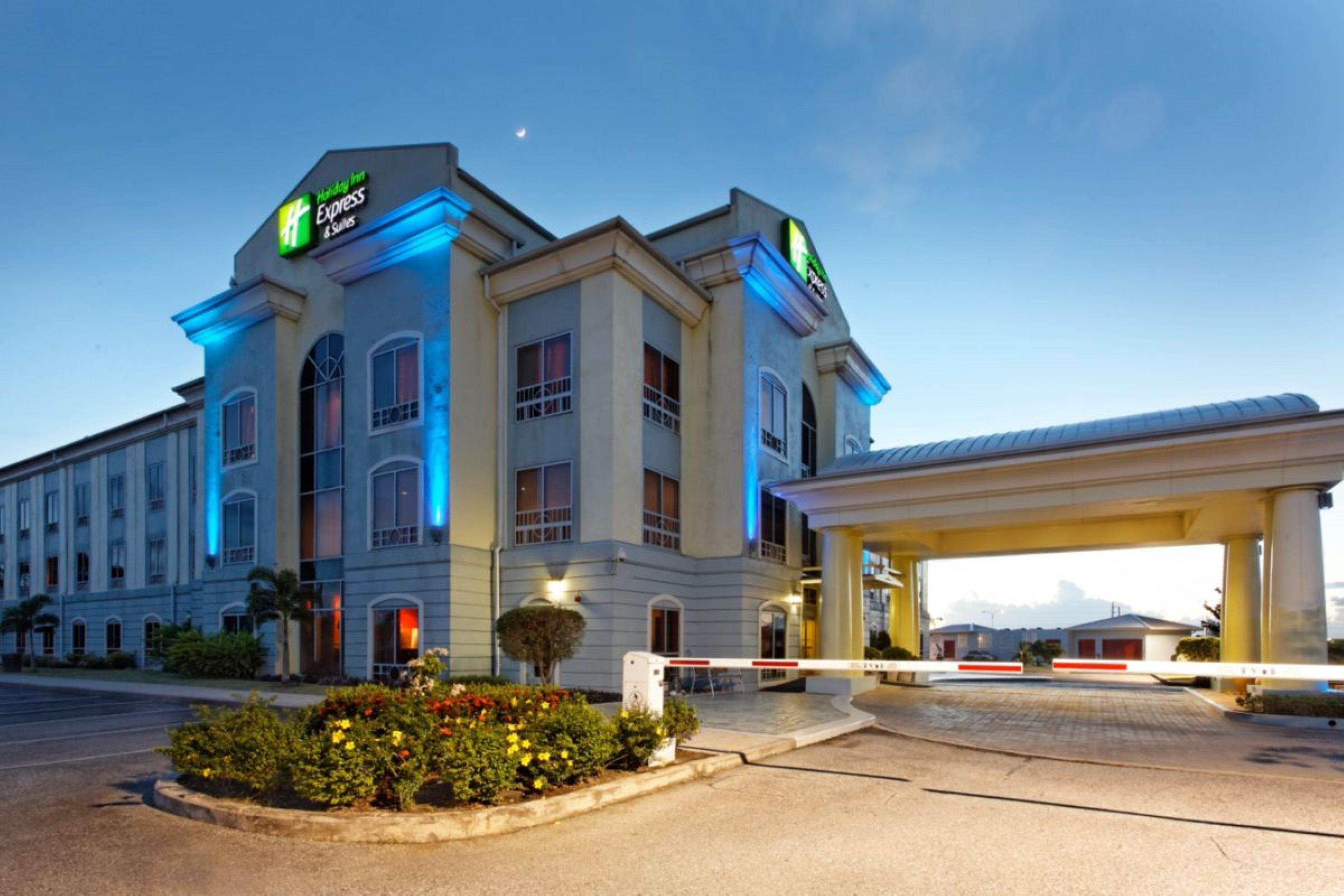 Holiday Inn Express Trincity, An Ihg Hotel Piarco Buitenkant foto